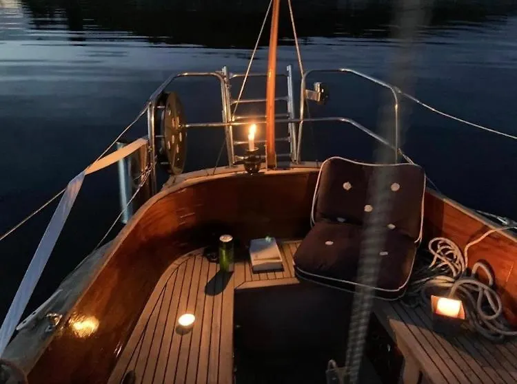 Charming Houseboat Ξενοδοχείο Μπέργκεν Πλωτό κατάλυμα
